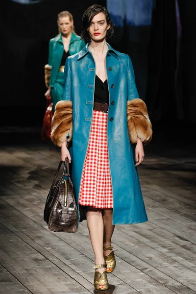 Look 18